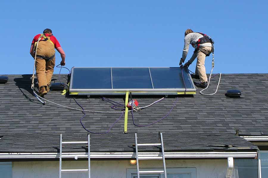 Installateur de panneaux photovoltaïques